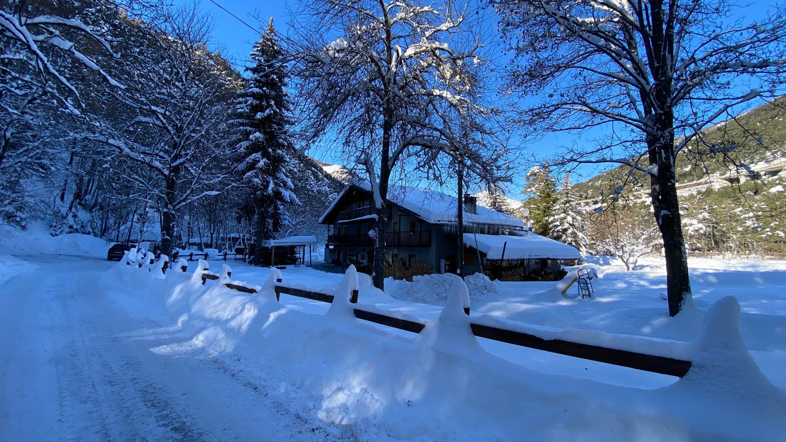 Vëilh Mourin innevato in inverno